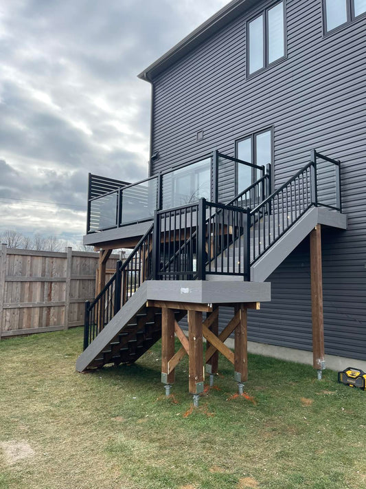 Deck Railing Options by Ottawa's Premier Deck Builders: Elevate Your Outdoor Space