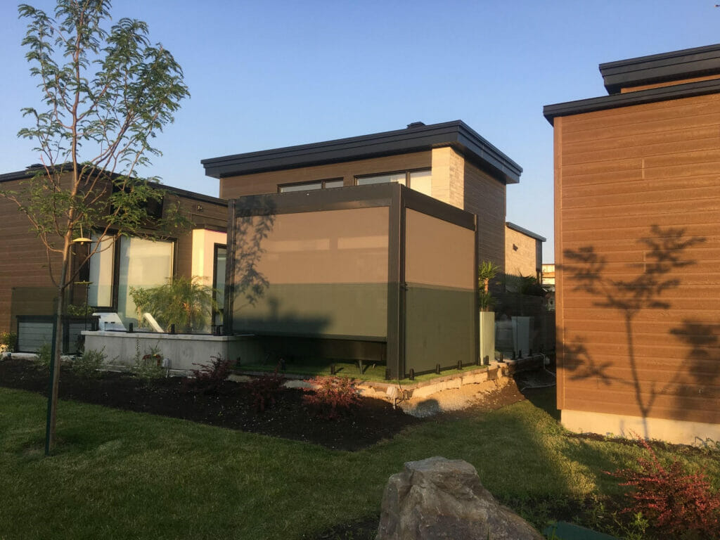 Luxury decking in Ottawa - modern louvered pergola